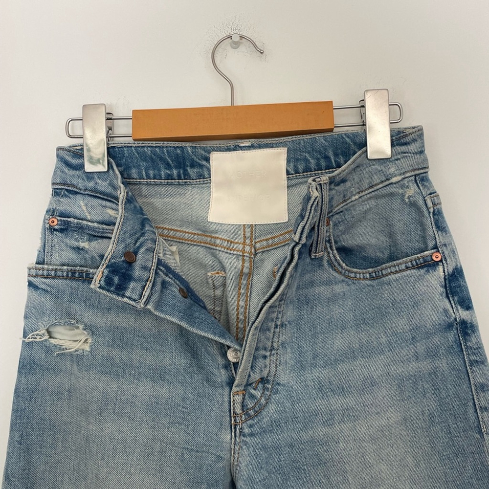 mother The Tomcat in The Confession
Light Blue Distressed Jeans 24 - Picture 9 of 12